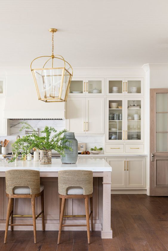 cream-colored-kitchen-cabinets-6