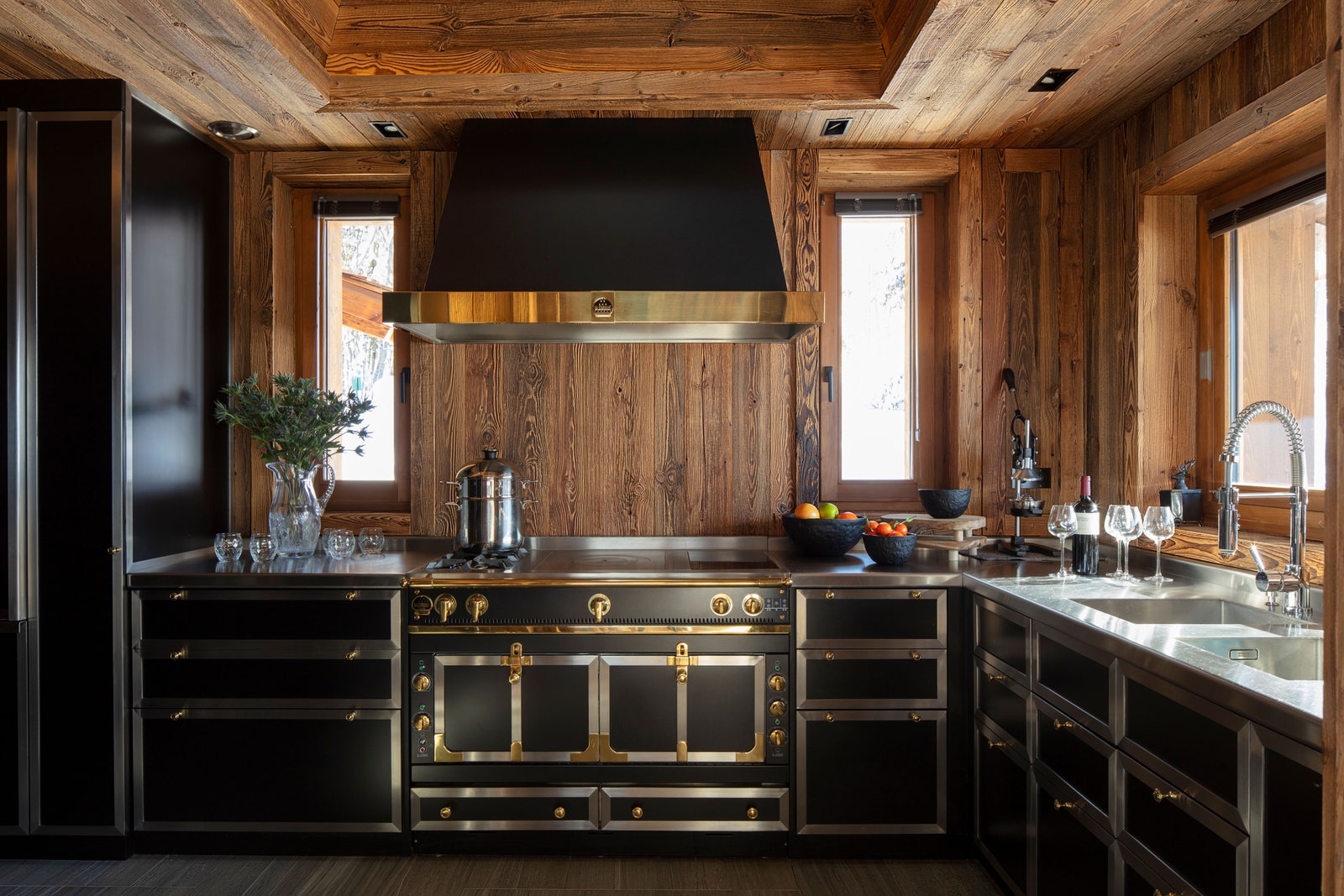 The Best Awe-Inspiring Mountain Chalet Interiors
