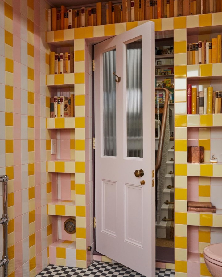 yellow-and-pink-retro-bathroom-4