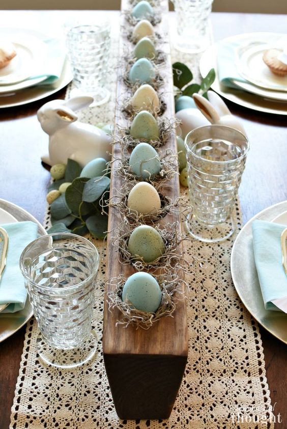 DIY Easter centerpice with sugar mold and pastel eggs