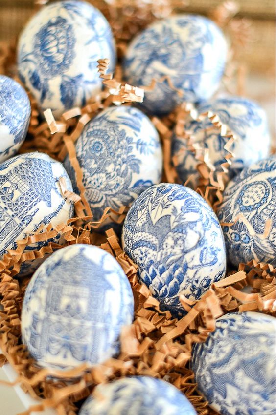 CHINOSERIE EASTER EGGS 