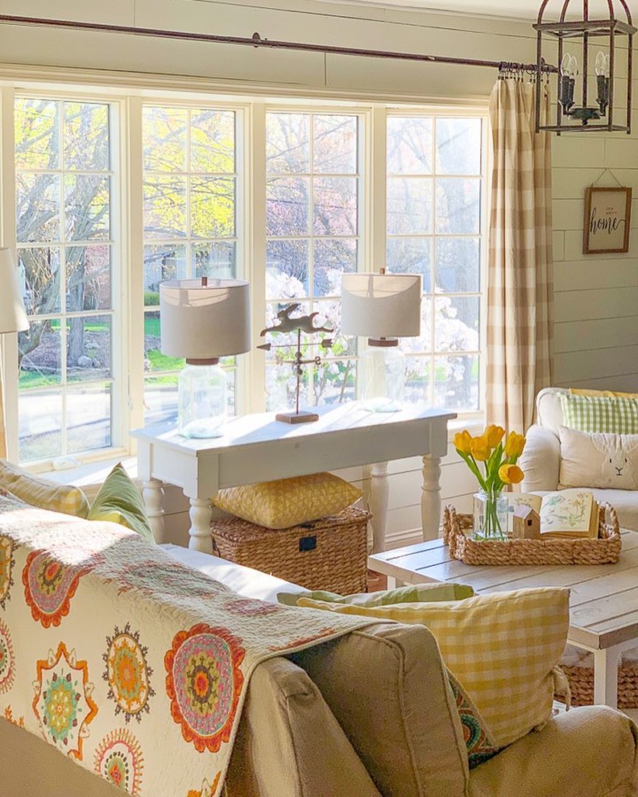 SPRING LIVING ROOM WITH BEIGE AND WHITE PLAID CURTAINS