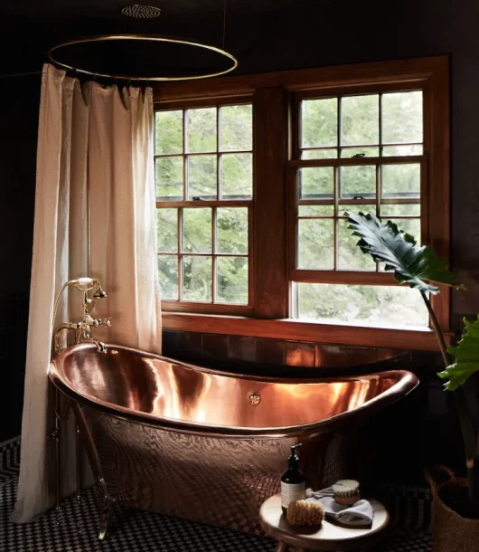 Stunning Copper Bathtubs for a Luxurious Bathing Experience
