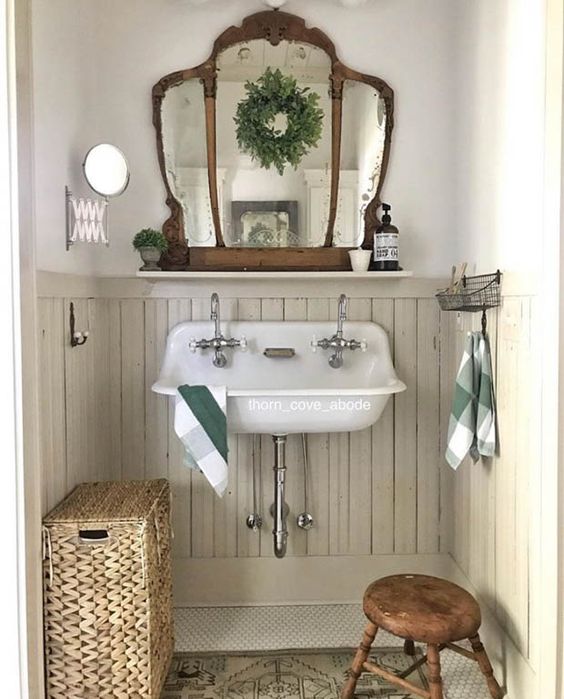 small Cottage Farmhouse Bathroom