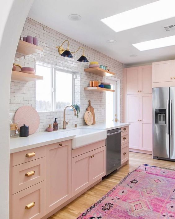 Fuchsia rug and pink kitchen