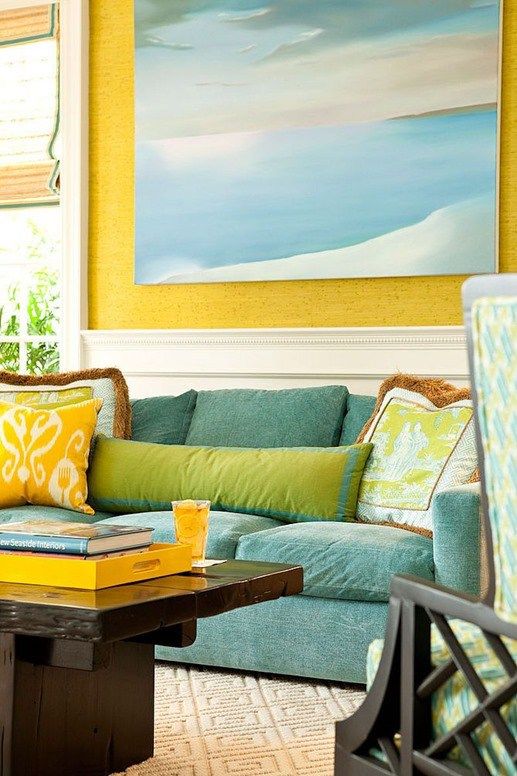 yellow living room with  Analogous Color Scheme