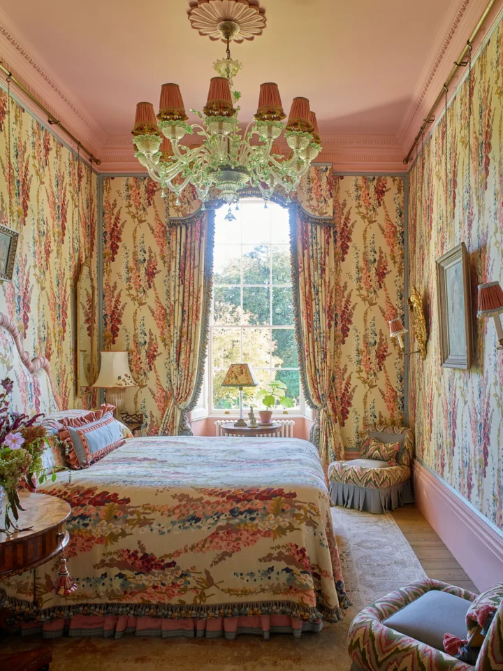 British maximalism elegant country primary bedroom