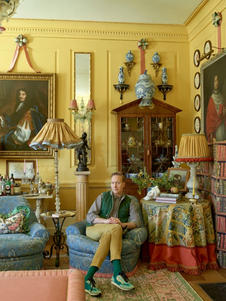 Brudnizki in the drawing room of his British country home