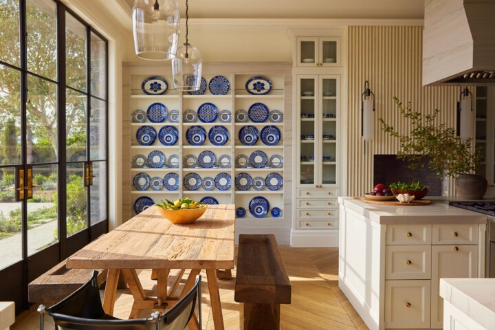 Beautiful kitchen with oven-fireplace in Gwyneth Paltrow’s home