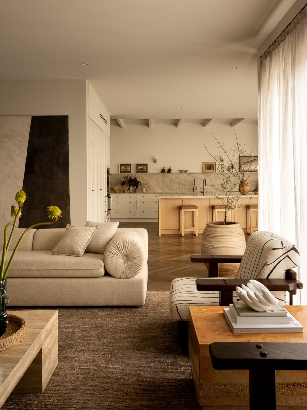 Every Single Piece In This Home Is Custom Made - Decoholic