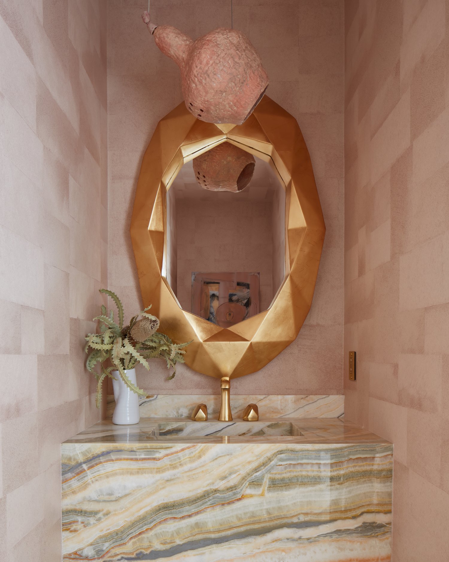 This Home Is The Epitome of Contemporary Chic