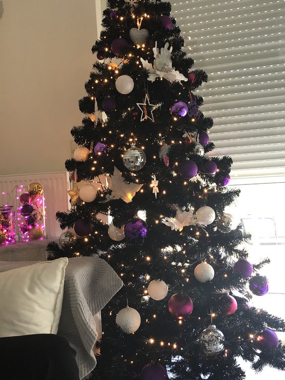 Christmas-tree-with-purple-ornaments