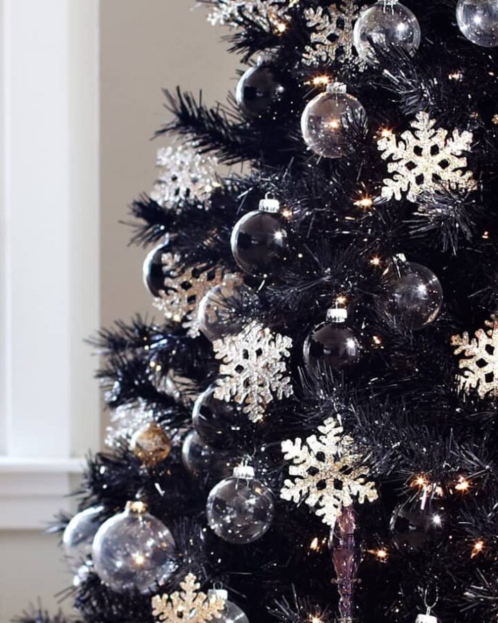 black-Christmas-tree-idea