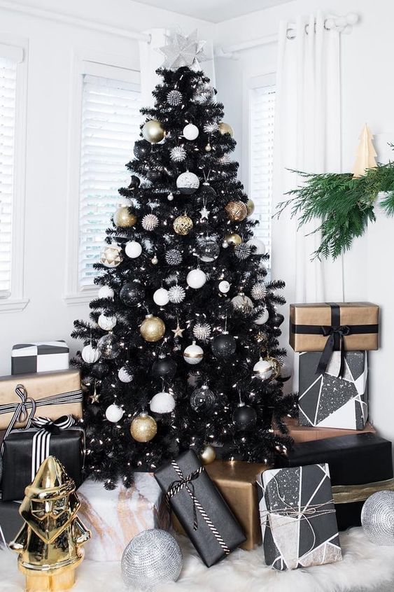 black-Christmas-tree-with-gold-ornaments