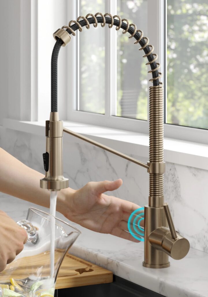 KRAUS Bolden Touchless Sensor Commercial Pull-Down Single Handle 18-Inch Kitchen Faucet in Spot Free Antique Champagne Bronze