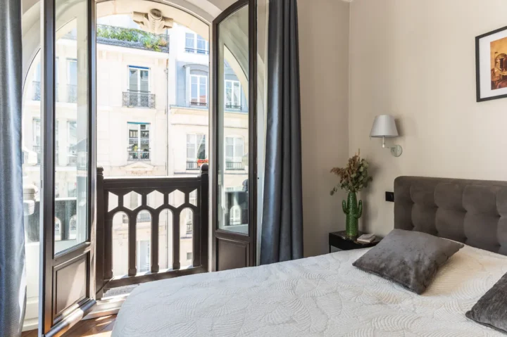 best-Paris-Airbnb-apartment-10