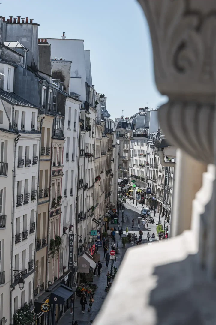 best-Paris-Airbnb-apartment-16