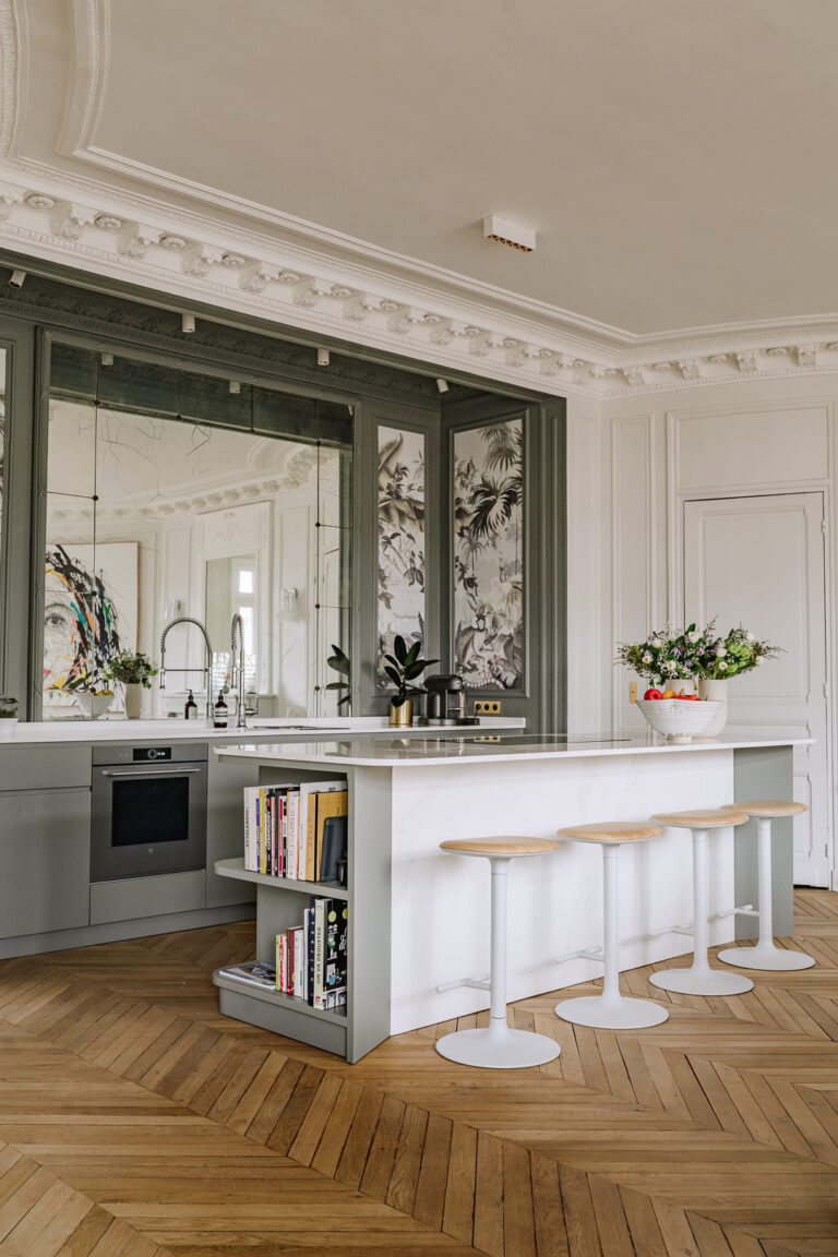 Discover the Timeless Elegance of a Parisian Apartment