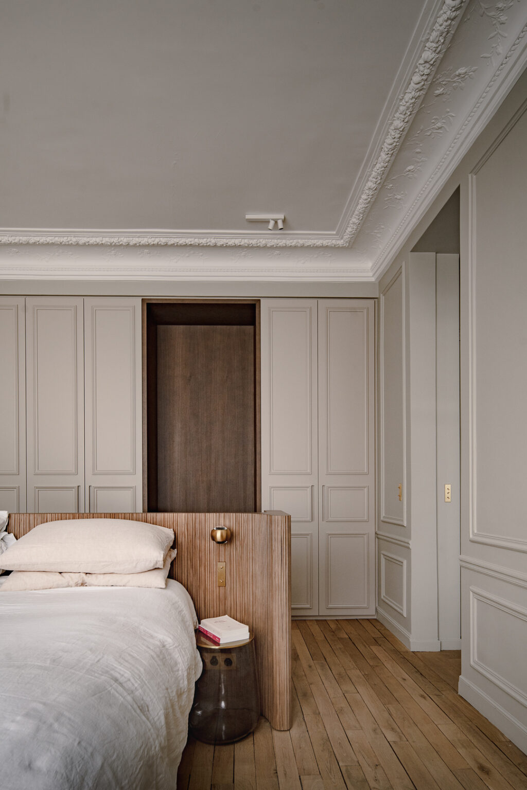 Discover the Timeless Elegance of a Parisian Apartment