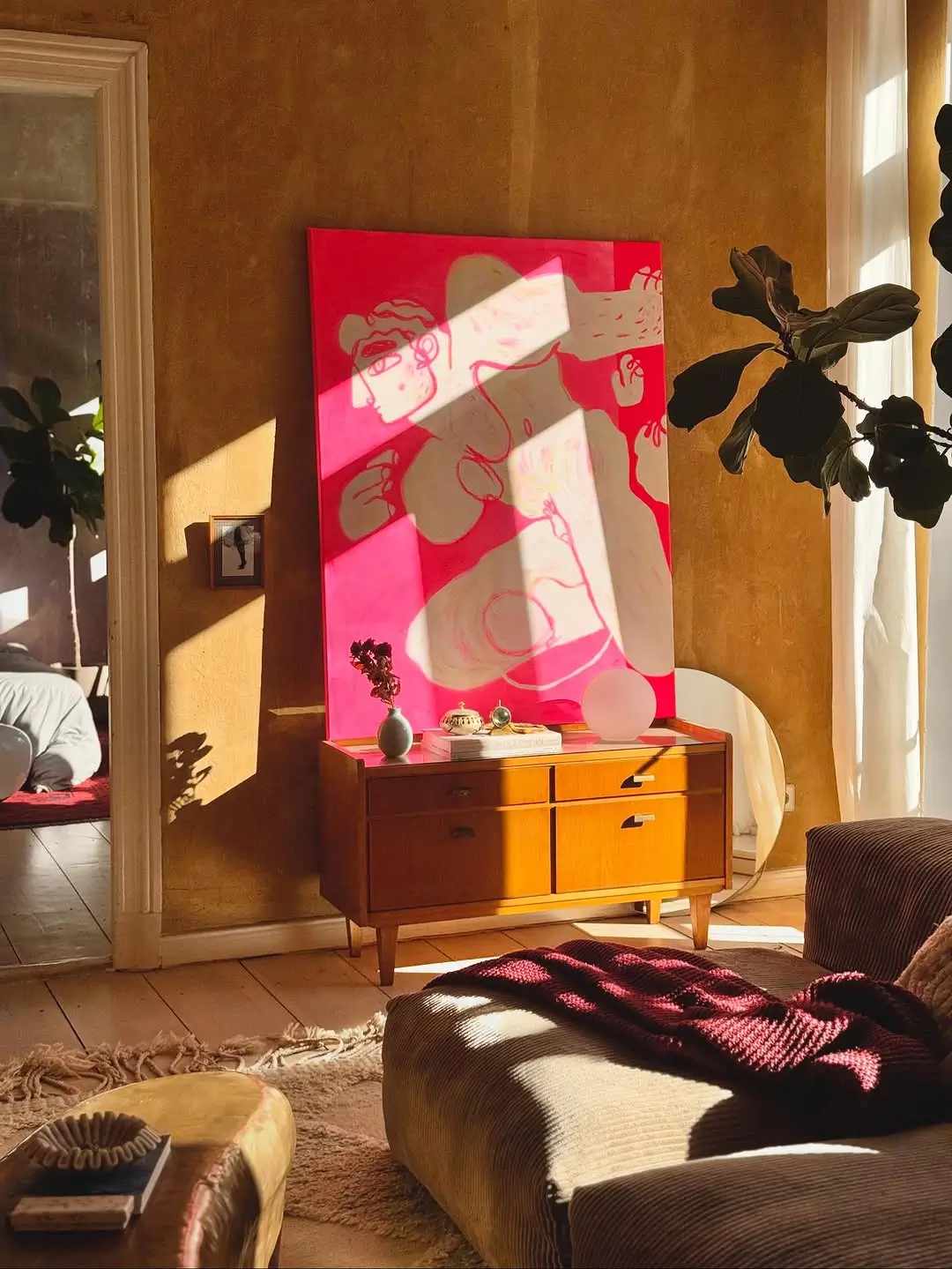 A Painter–Dancer’s Apartment That Literally Moves You