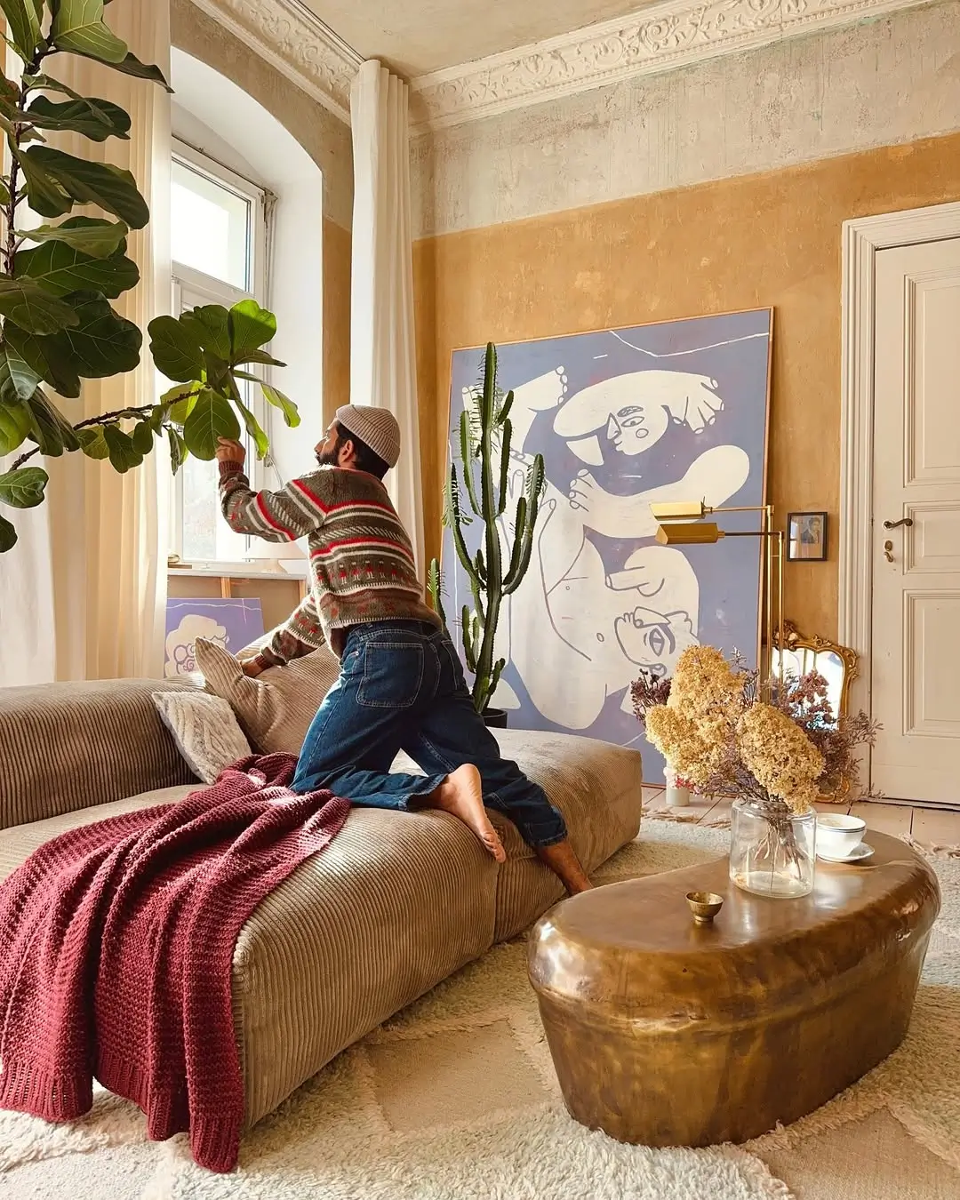 A Painter–Dancer’s Apartment That Literally Moves You